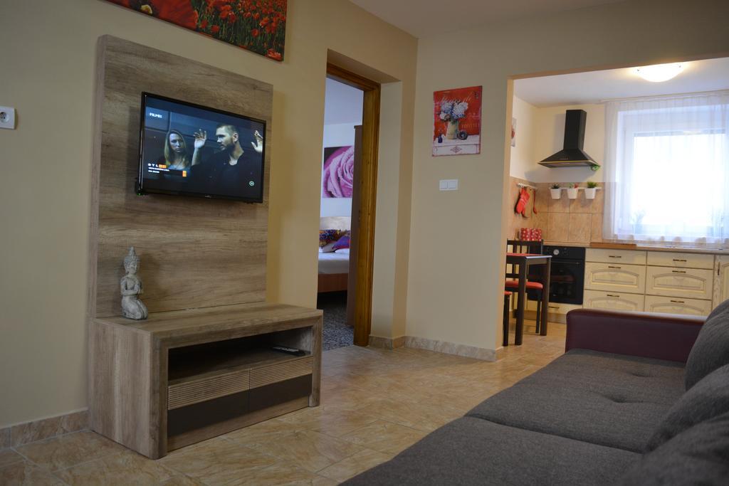 Salve Apartment Heviz Exterior photo