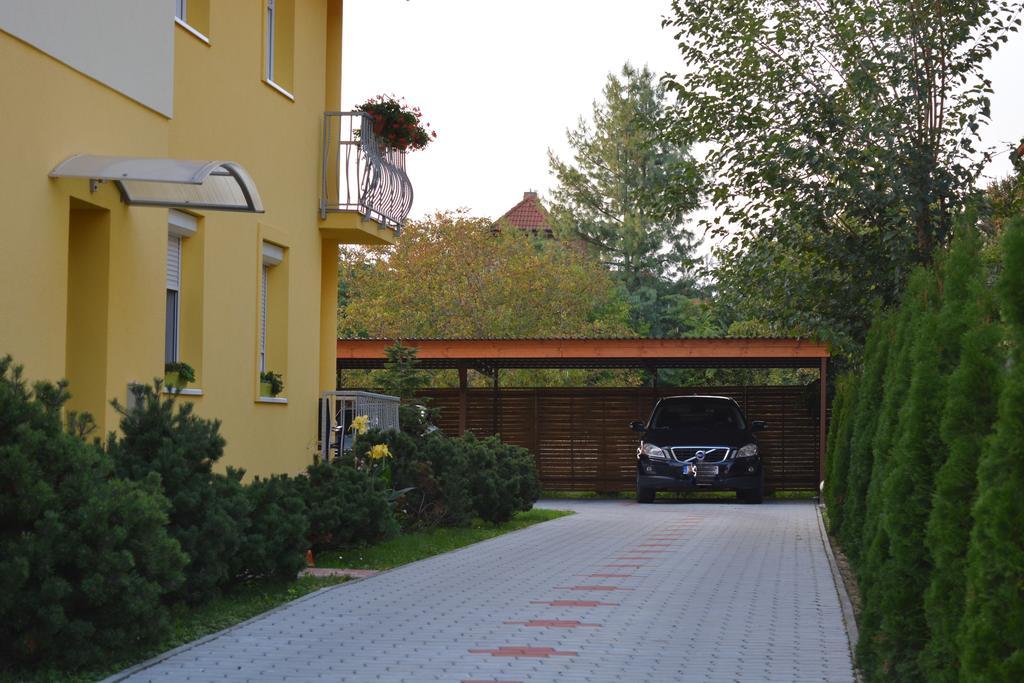 Salve Apartment Heviz Exterior photo